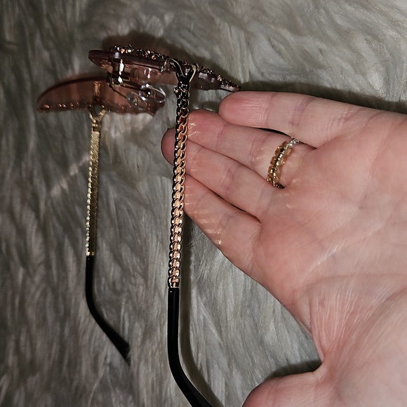 Y2K Butterfly Rhinestone Sunglasses - Rose Glow - Picture 6 of 7